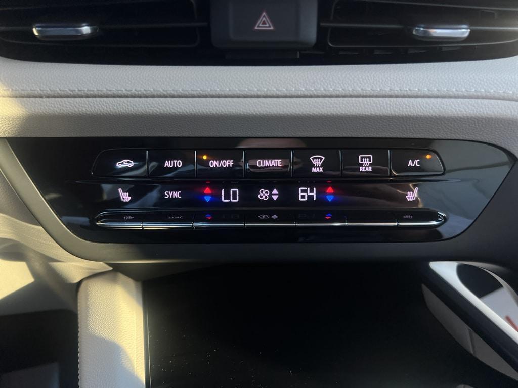 used 2023 Buick Envision car, priced at $29,999