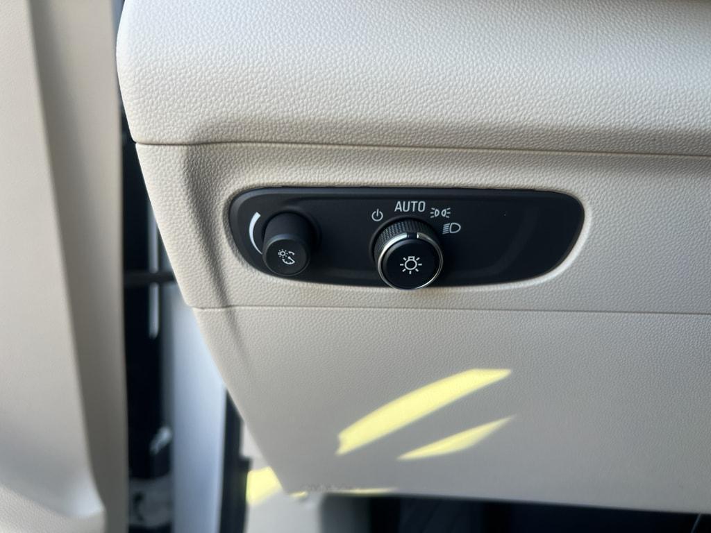used 2023 Buick Envision car, priced at $29,999