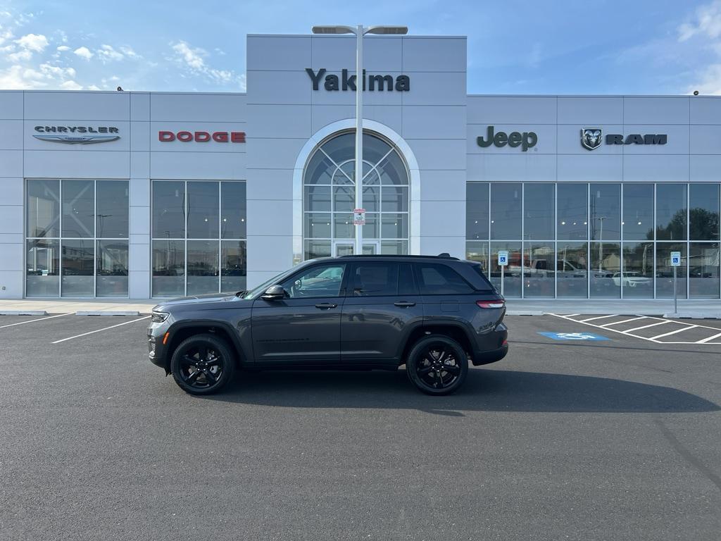 new 2025 Jeep Grand Cherokee car, priced at $47,881