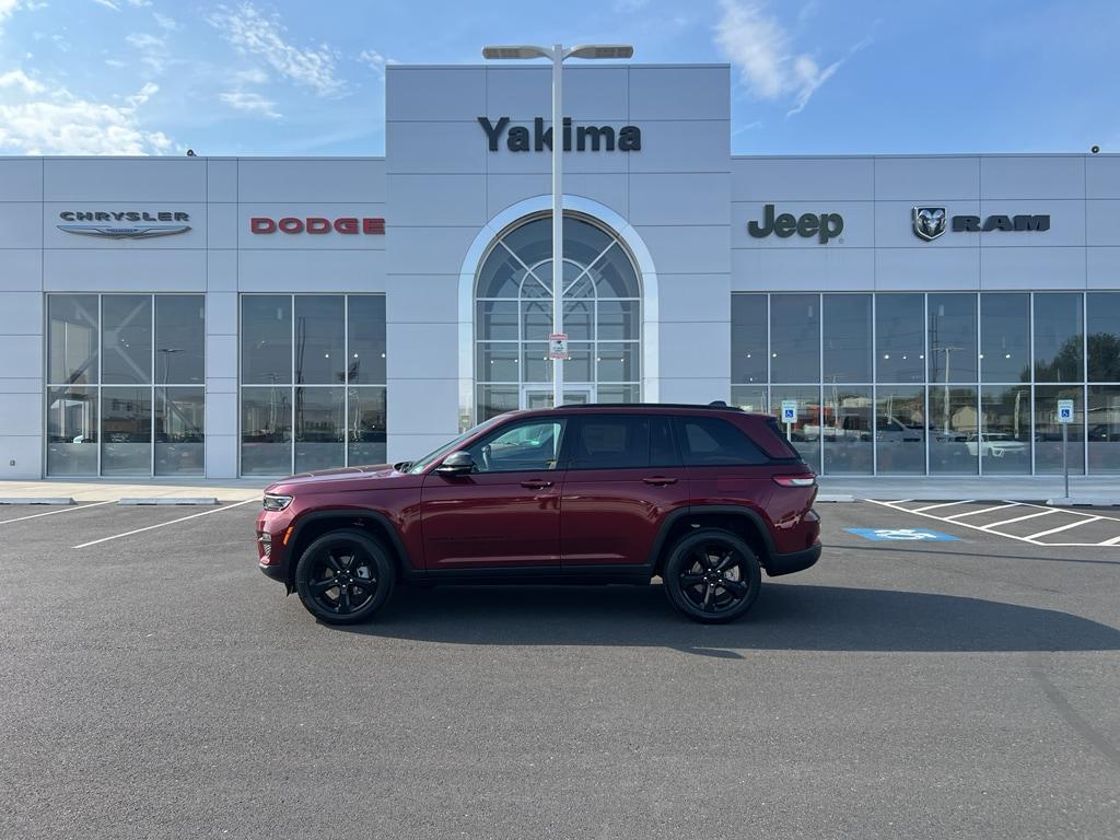 new 2025 Jeep Grand Cherokee car, priced at $52,777