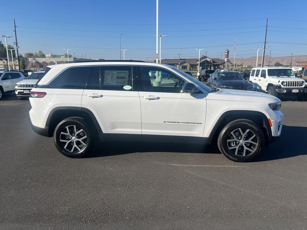 new 2025 Jeep Grand Cherokee car, priced at $49,788