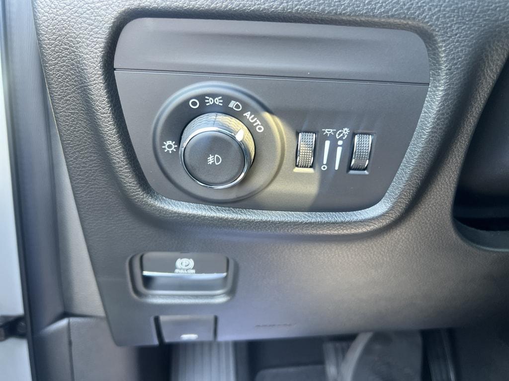 new 2025 Jeep Grand Cherokee car, priced at $49,788