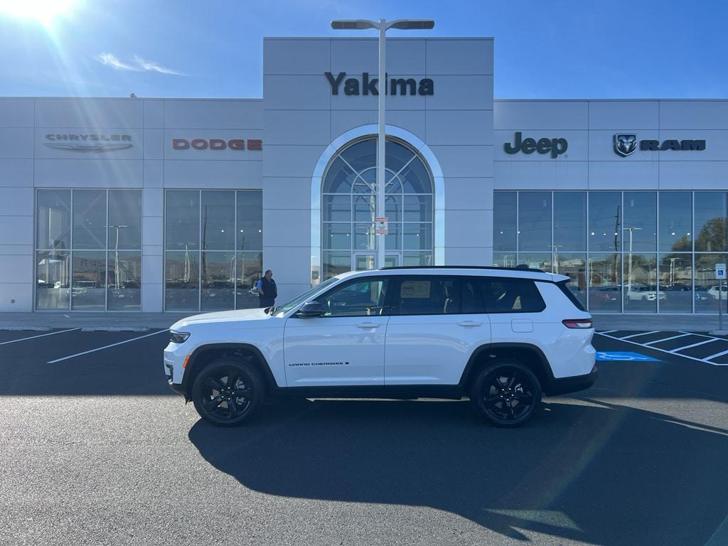 new 2025 Jeep Grand Cherokee L car, priced at $54,240