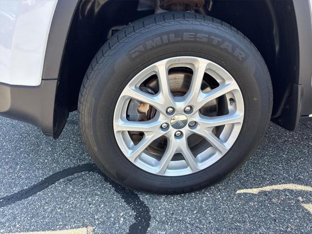 used 2015 Jeep Cherokee car, priced at $12,225