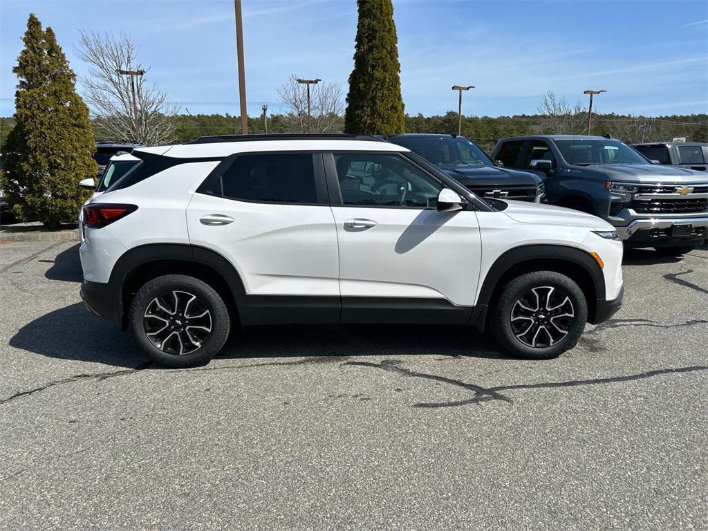 new 2025 Chevrolet TrailBlazer car, priced at $33,825