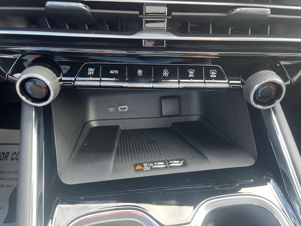 new 2026 Chevrolet Traverse car, priced at $48,840