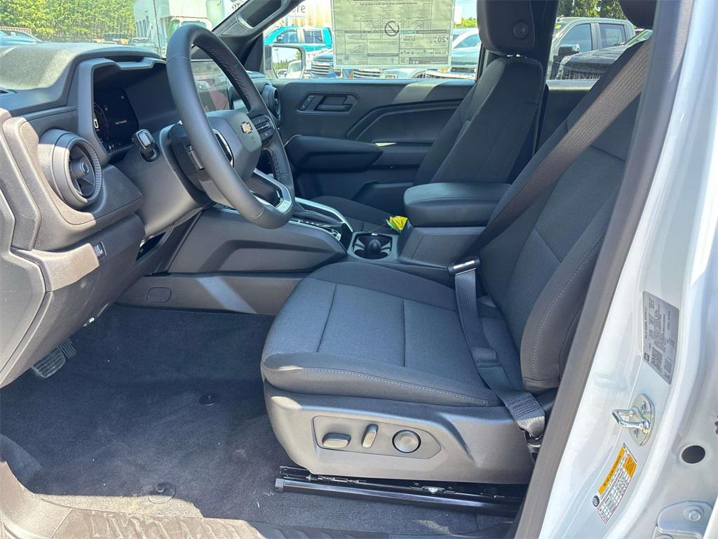new 2025 Chevrolet Colorado car, priced at $33,140