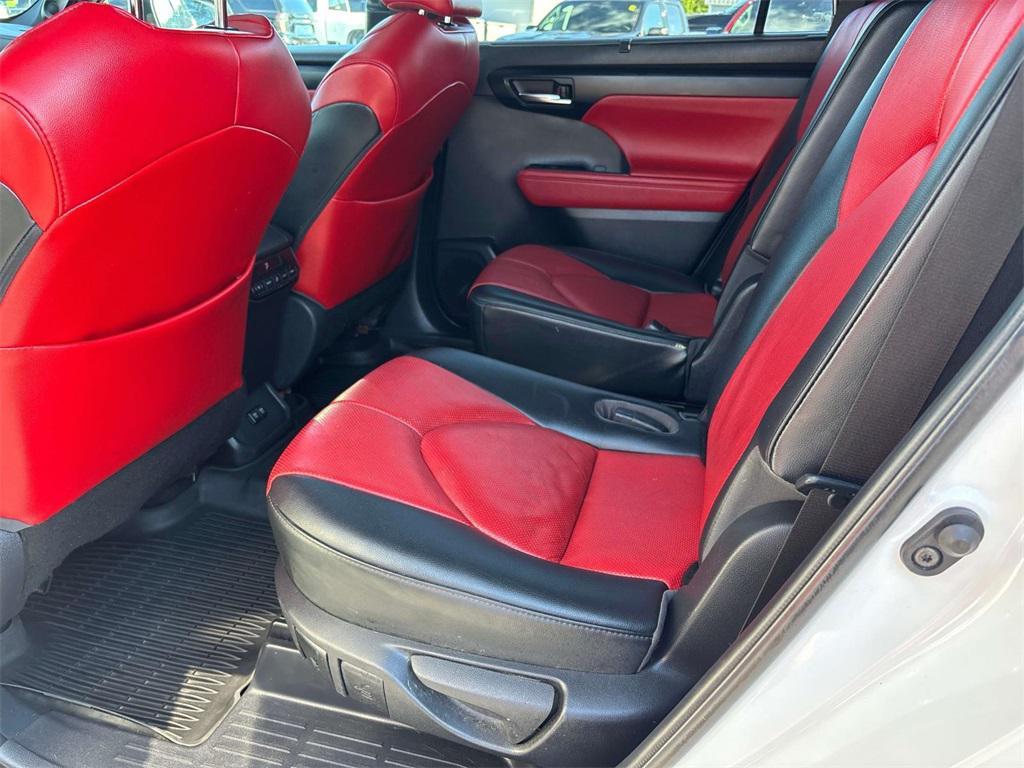 used 2021 Toyota Highlander car, priced at $35,270