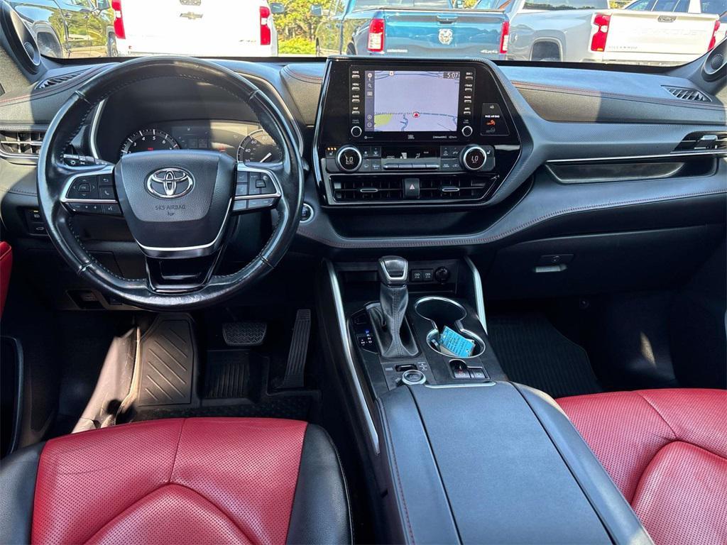 used 2021 Toyota Highlander car, priced at $35,270