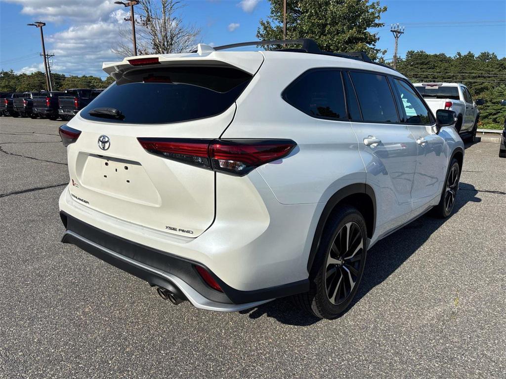 used 2021 Toyota Highlander car, priced at $35,270