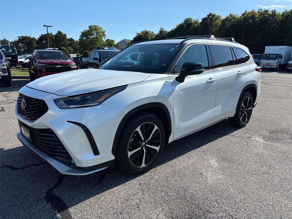 used 2021 Toyota Highlander car, priced at $35,270