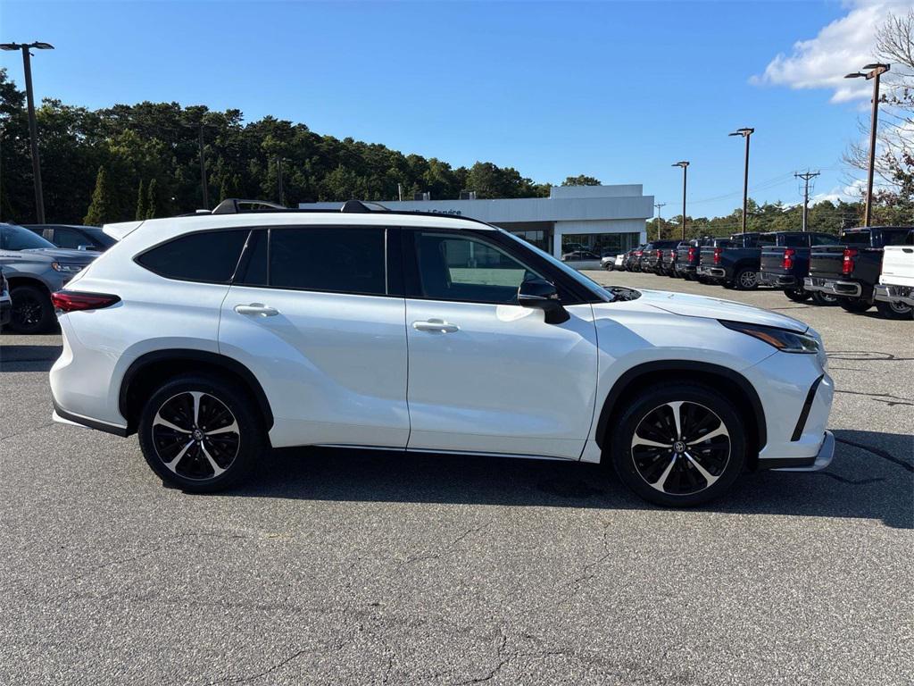 used 2021 Toyota Highlander car, priced at $35,270