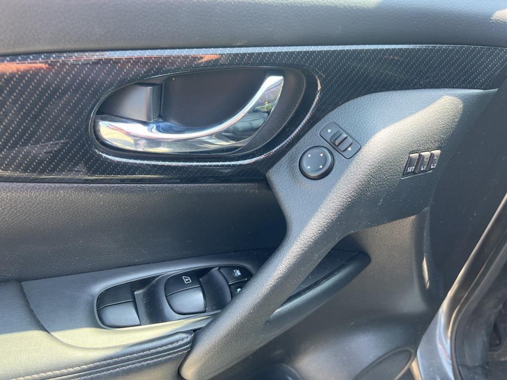 used 2020 Nissan Rogue car, priced at $17,240