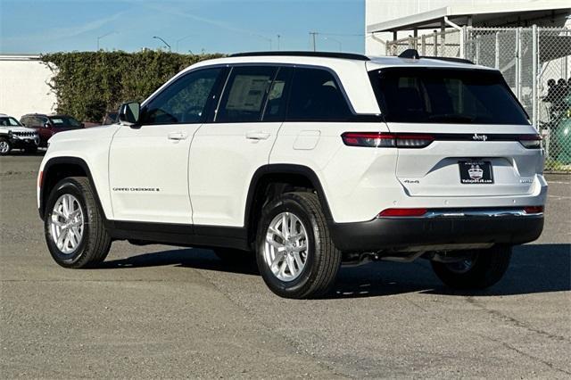 new 2025 Jeep Grand Cherokee car, priced at $40,870