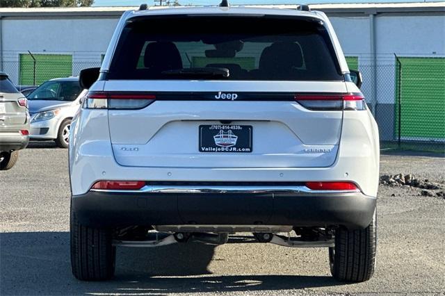 new 2025 Jeep Grand Cherokee car, priced at $40,870