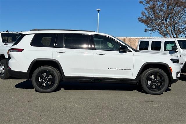 new 2025 Jeep Grand Cherokee L car, priced at $44,580