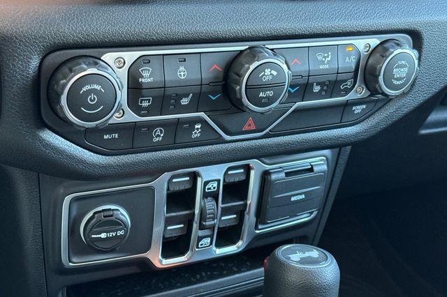 new 2025 Jeep Wrangler car, priced at $44,330