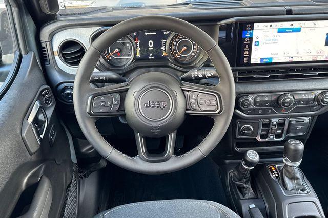 new 2025 Jeep Wrangler car, priced at $46,025