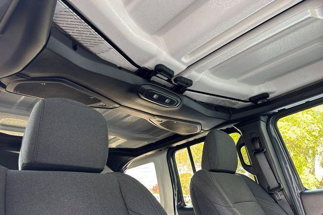 new 2025 Jeep Wrangler car, priced at $46,025