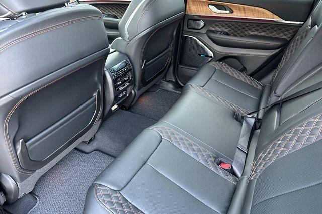 new 2025 Jeep Grand Cherokee car, priced at $60,745