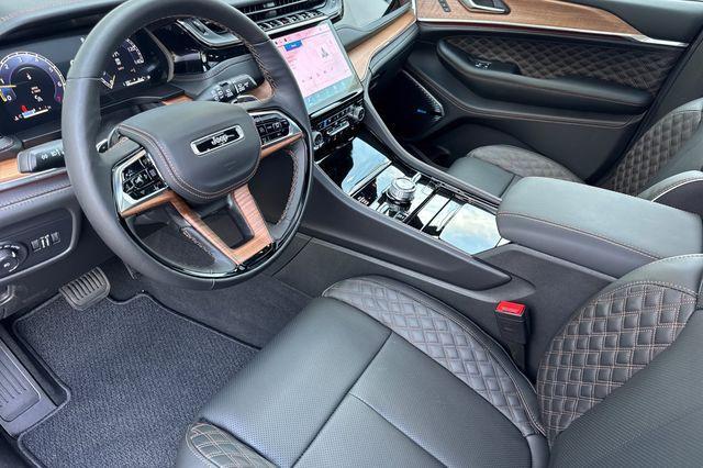 new 2025 Jeep Grand Cherokee car, priced at $60,745