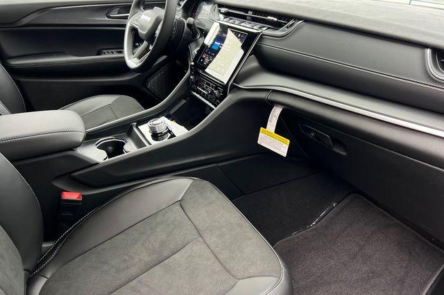 new 2025 Jeep Grand Cherokee car, priced at $45,675