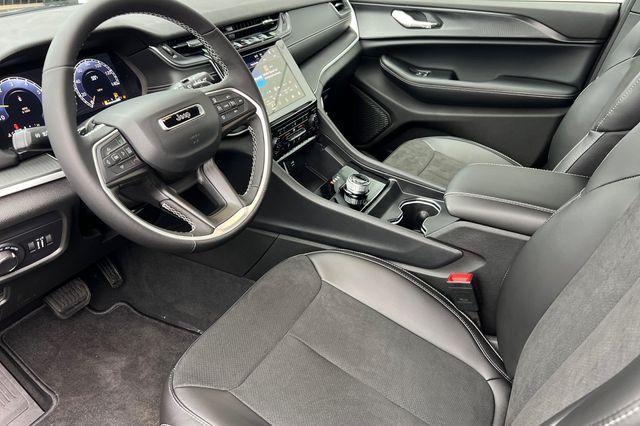 new 2025 Jeep Grand Cherokee car, priced at $45,675