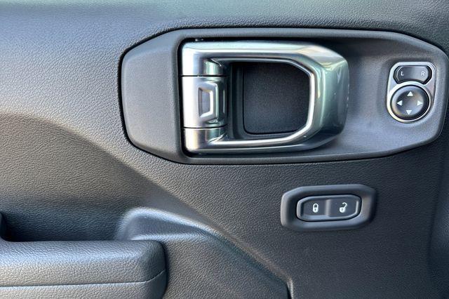 new 2025 Jeep Gladiator car, priced at $43,395