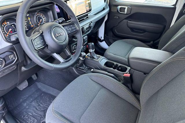 new 2025 Jeep Gladiator car, priced at $43,395