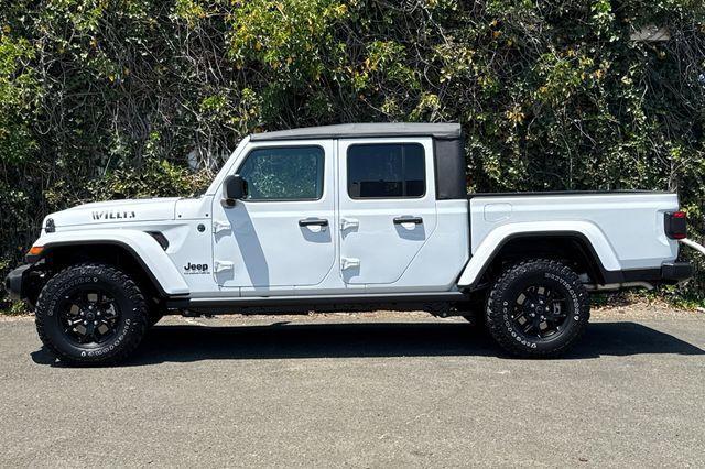 new 2025 Jeep Gladiator car, priced at $43,395