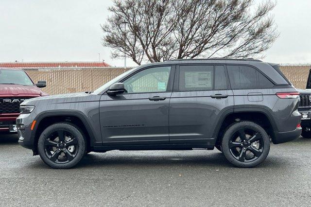 new 2025 Jeep Grand Cherokee car, priced at $45,315