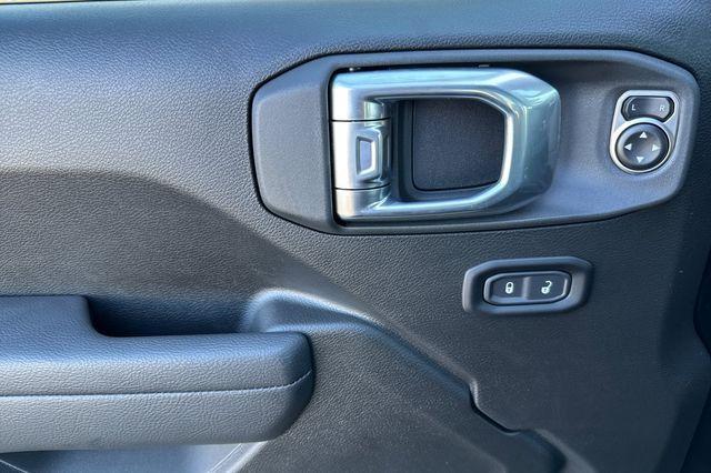 new 2025 Jeep Wrangler car, priced at $47,690