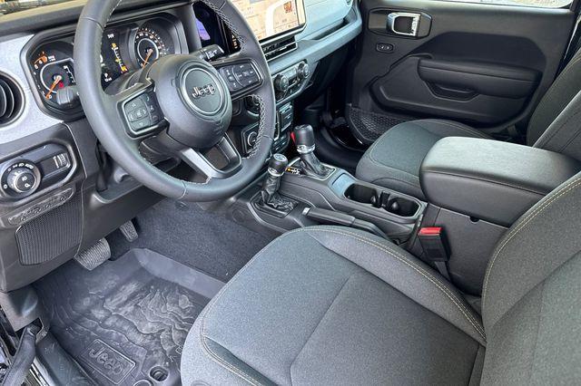 new 2025 Jeep Gladiator car, priced at $46,437