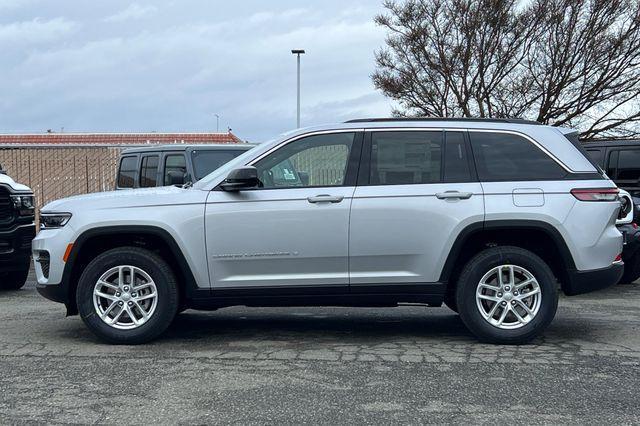 new 2025 Jeep Grand Cherokee car, priced at $39,470