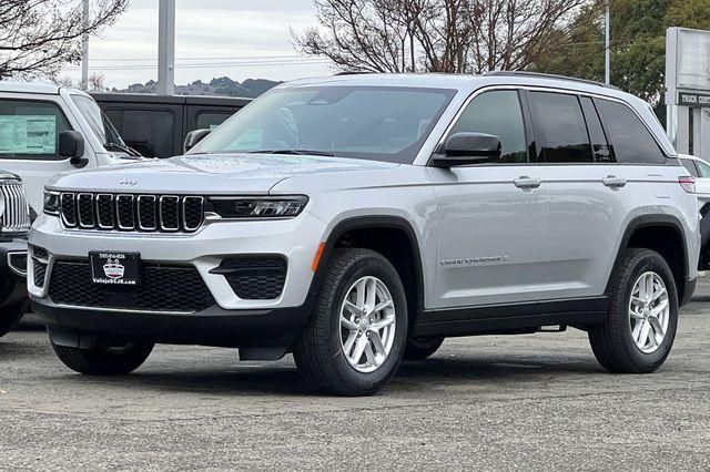 new 2025 Jeep Grand Cherokee car, priced at $39,470