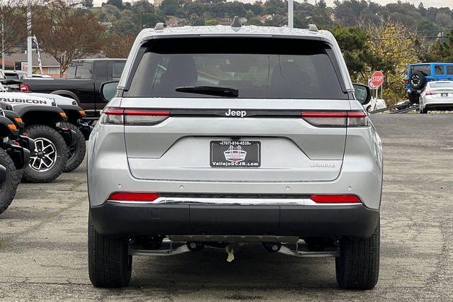 new 2025 Jeep Grand Cherokee car, priced at $39,470