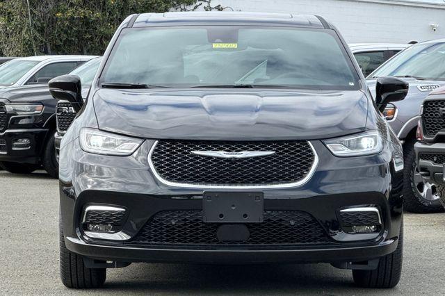new 2025 Chrysler Pacifica car