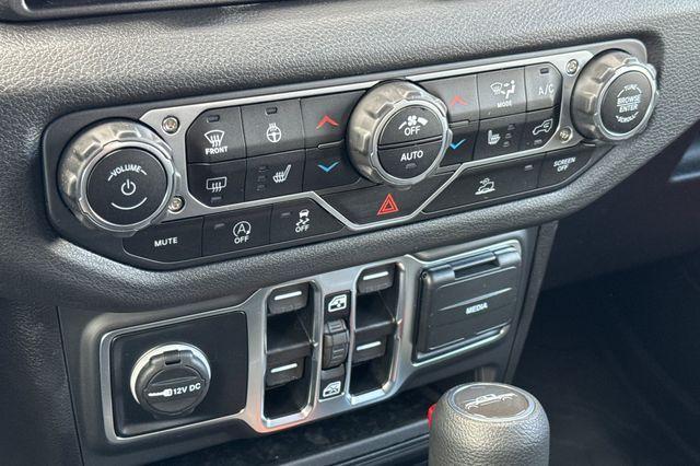 new 2025 Jeep Gladiator car, priced at $43,345