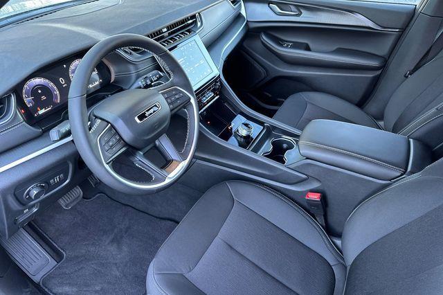 new 2025 Jeep Grand Cherokee car, priced at $36,420