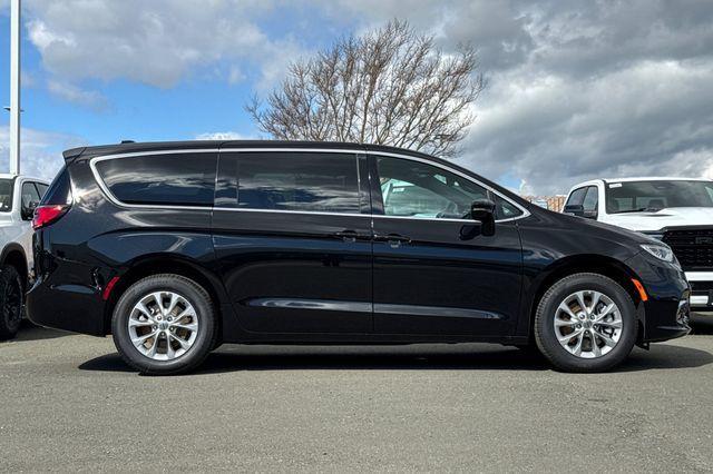 new 2025 Chrysler Pacifica car, priced at $46,035