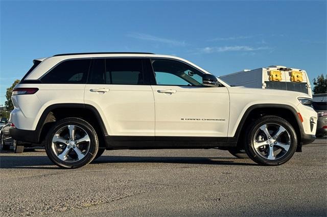 new 2025 Jeep Grand Cherokee car, priced at $47,065