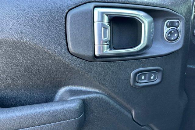 new 2025 Jeep Gladiator car, priced at $45,145