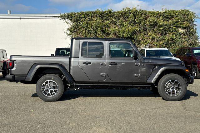 new 2025 Jeep Gladiator car, priced at $43,295
