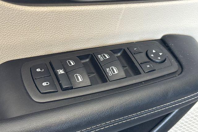 used 2022 Chrysler Pacifica car, priced at $21,090