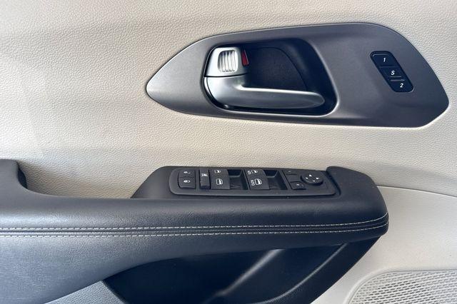 used 2022 Chrysler Pacifica car, priced at $21,090