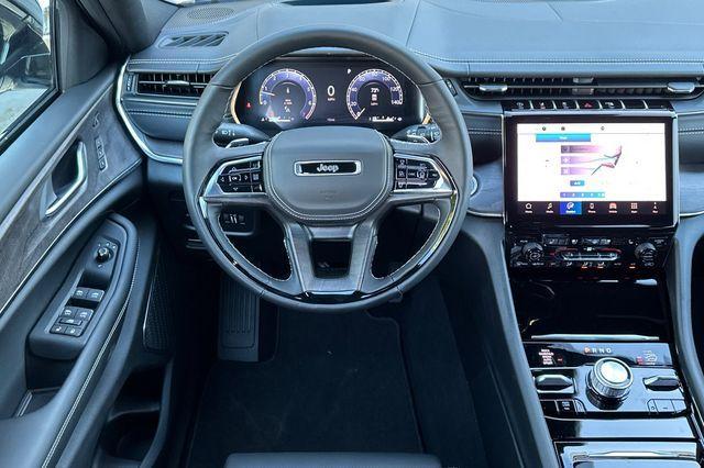 new 2025 Jeep Grand Cherokee car, priced at $56,890
