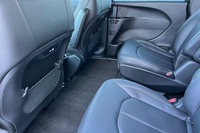 new 2025 Chrysler Pacifica Hybrid car, priced at $45,250