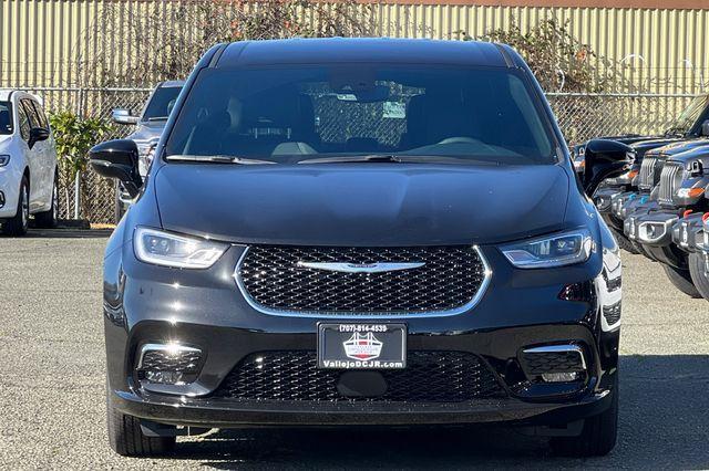 new 2025 Chrysler Pacifica Hybrid car, priced at $45,250