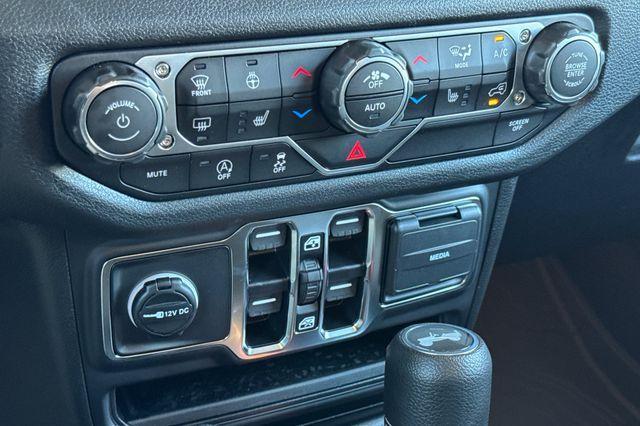 new 2025 Jeep Wrangler car, priced at $45,780