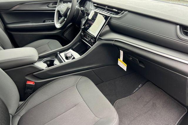 new 2025 Jeep Grand Cherokee car, priced at $39,470